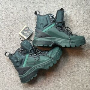 Nike ACG Air Zoom Gaiadome GORE-TEX
Shoes Vintage Green NWT